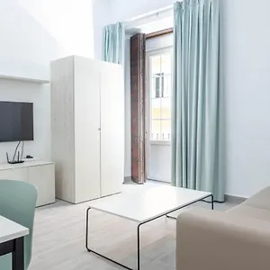 https://the-white-house-wifi-petfriendly-ecofriendly.hotelsincadiz.net